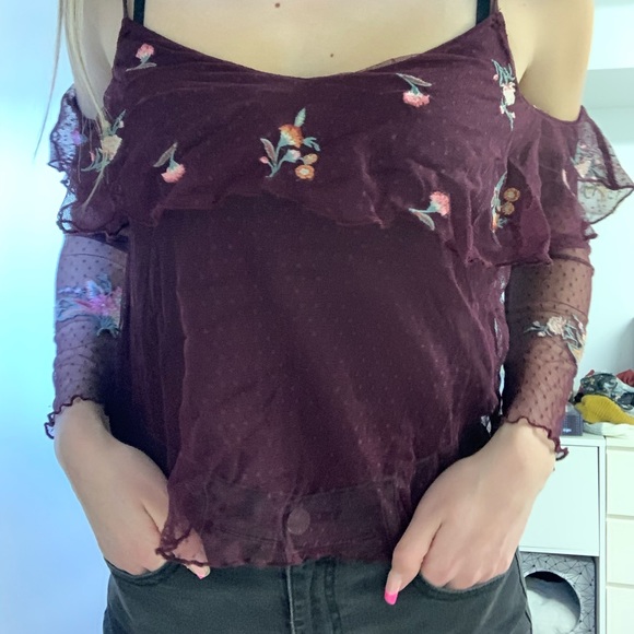 American Eagle Cold Shoulder Embroidered Top - Picture 4 of 4